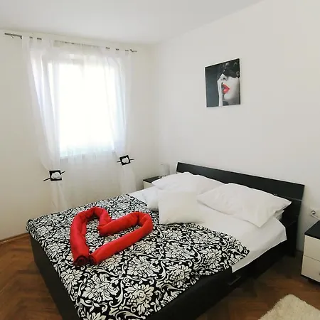 Nena Apartman